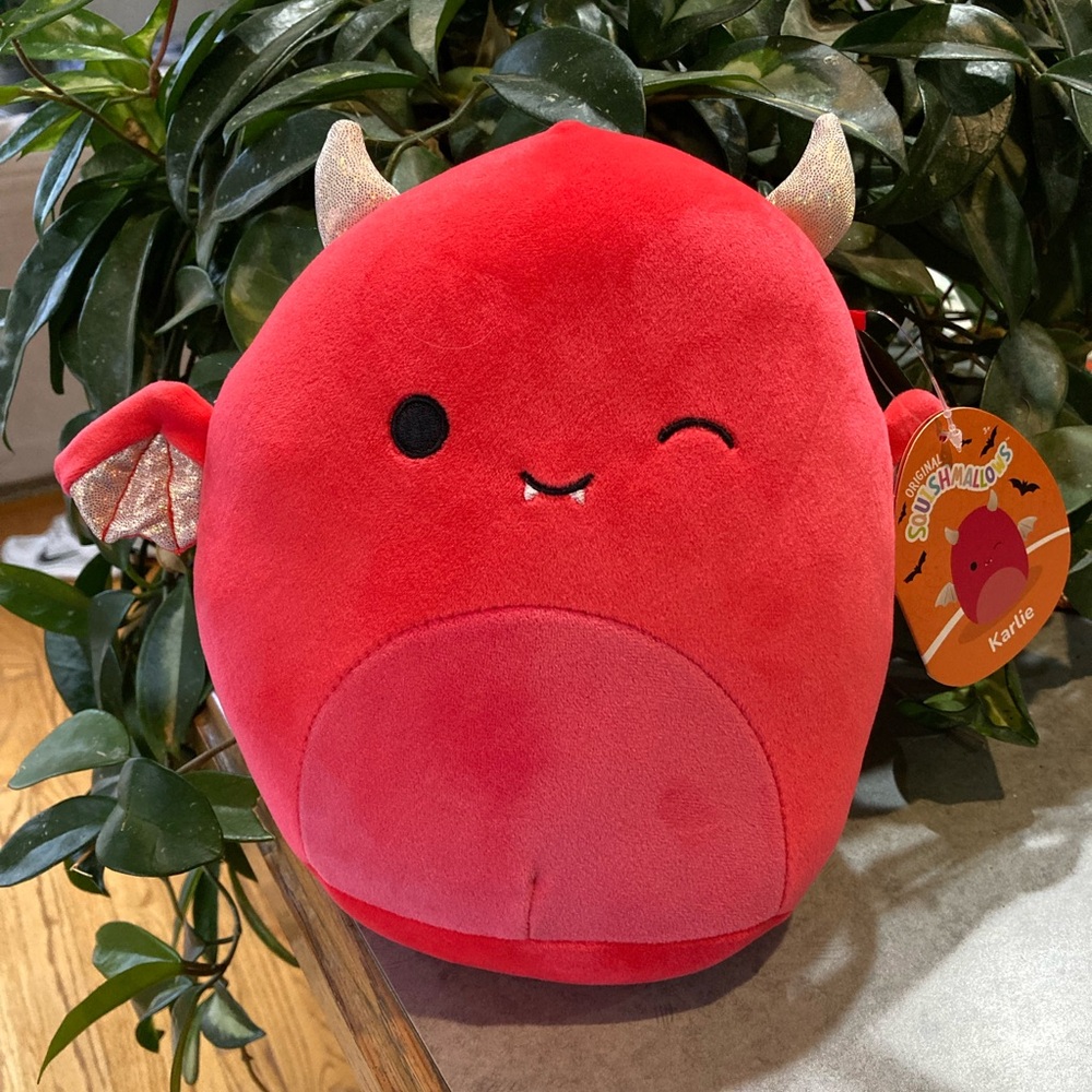 Squishmallows 10" Karlie the Red Devil Vampire Winking Bat Halloween Plush New